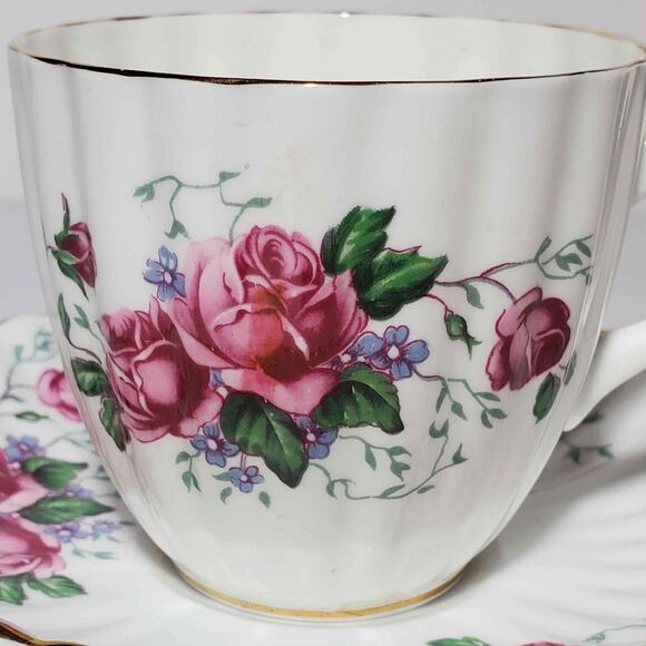 English Castle Teacup and Saucer Pink Roses Vintage - Picture 3 of 9